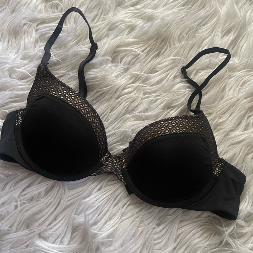 victoria secret bra 32B t shirt lightly lined scoop demi